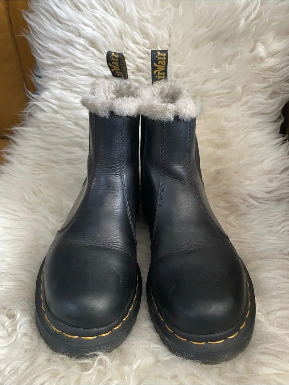 Doc Marten’s 2976 Leonore Faux Fur Lined Chelsea Boots— Black Size 7